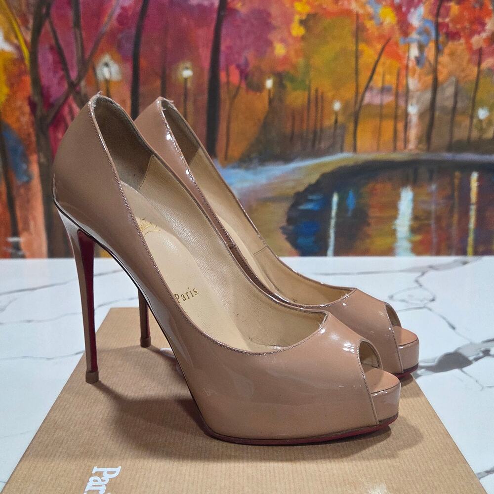 Christian Louboutin Very Prive Size 36.5 EU, 6.5 US Beige Patent Leather Peep